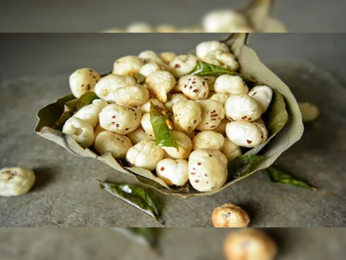 Makhana Benefits: मखाने में छिपे हैं कई स्वास्थ के राज़; जवान और शादीशुदा मर्द ज़रूर पढ़ें