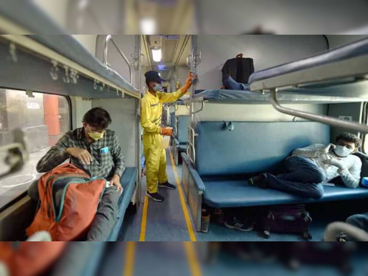 Indian Railway: अगर रात में करना है ट्रेन में सफर, तो जान लें ये नियम