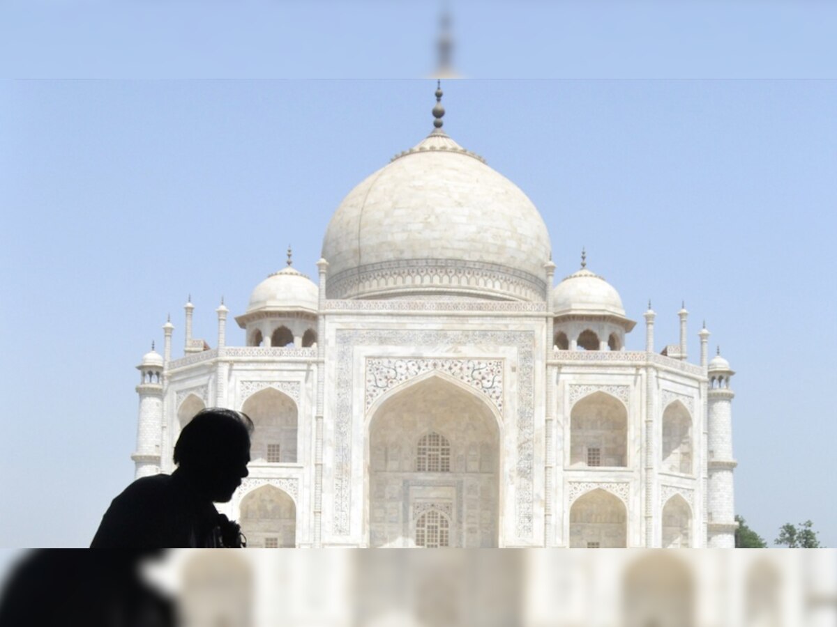Taj Mahal Survey: अब ताजमहल के सर्वे को लेकर हाई कोर्ट में याचिका, बंद कमरों में हिंदू देवी-देवताओं की मूर्तियां होने का दावा