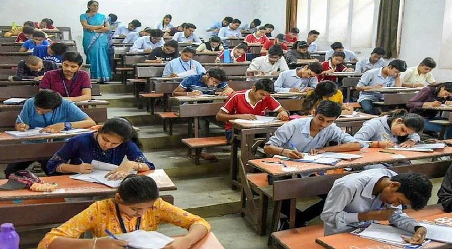 सीयूईटी को लेकर अब क्या है सरकार का प्लान, UGC चेयरमैन दिख रहे काफी एक्टिव 