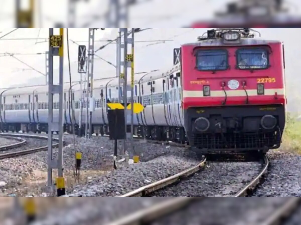 UP के रेल यात्रियों के लिए बड़ी खुशखबरी, लखनऊ से दिल्ली तक डबल डेकर ट्रेन चलने के लिए तैयार, जानिए डिटेल