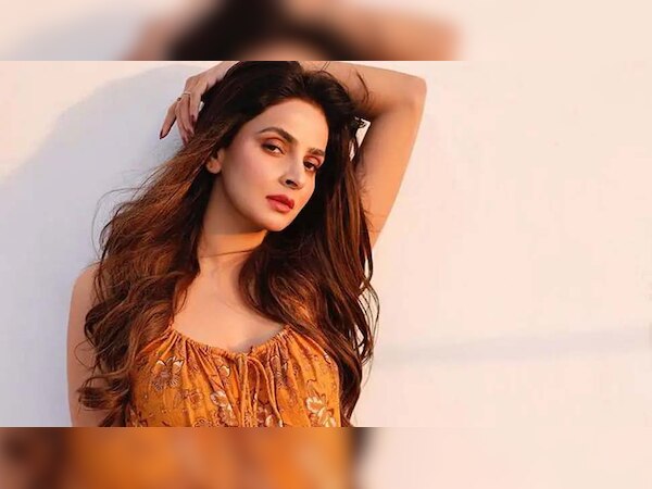 अभिनेत्री सबा कमर