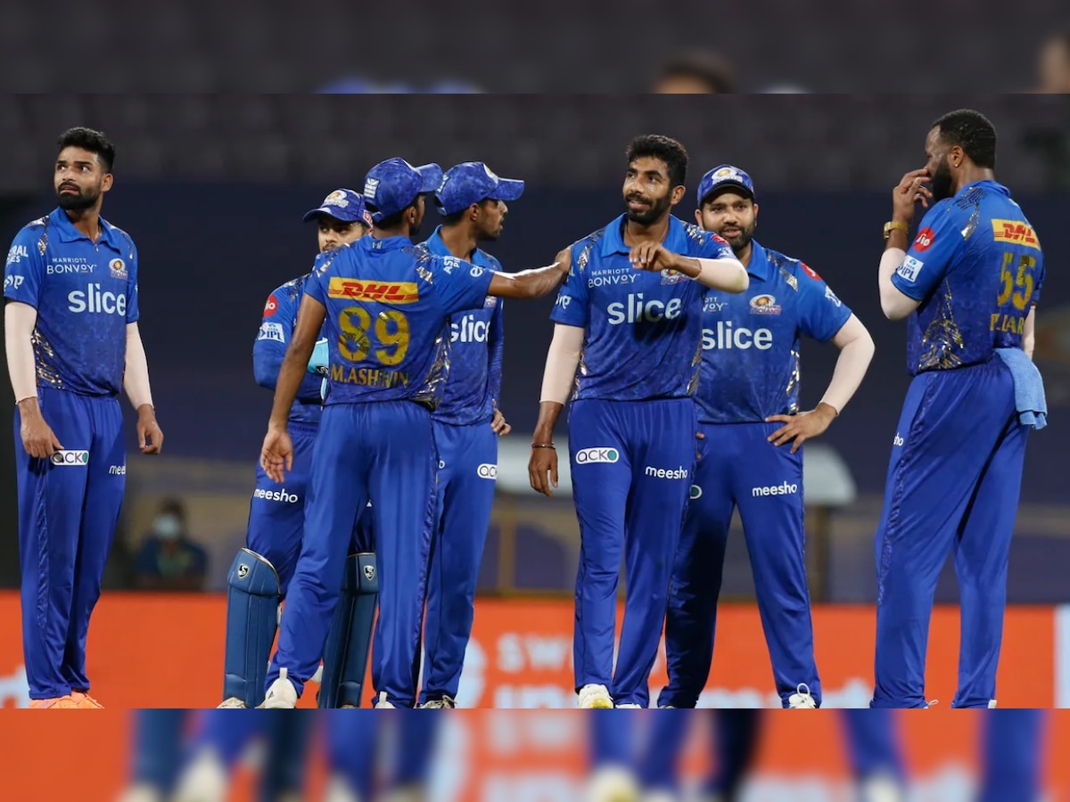 Jasprit Bumrah की मेहनत पर मुंबई के बल्लेबाजों ने फेरा पानी, KKR ने अचानक यूं पलटा मैच