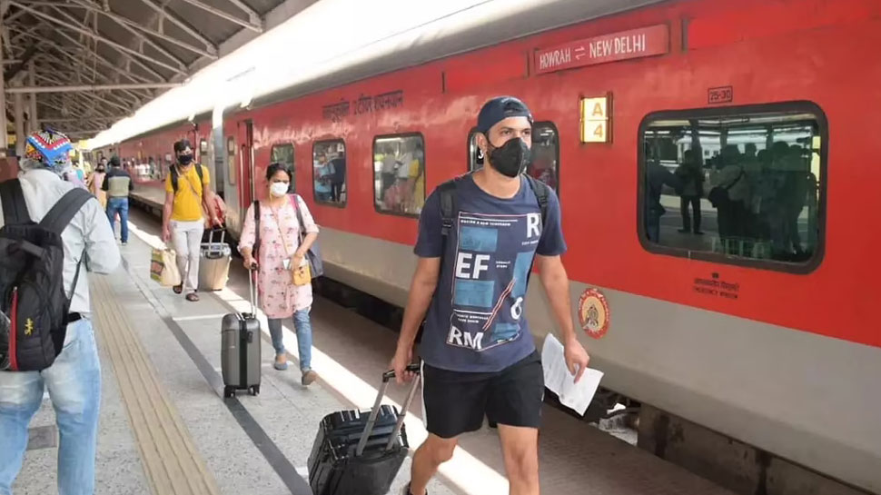 Indian Railways : रेल यात्र‍ियों के ल‍िए सबसे बड़ी खबर, IRCTC ने बदल द‍िया ट‍िकट बुक‍िंग का न‍ियम