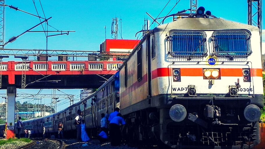 Indian Railways: रेलवे ने टिकट बुकिंग में किए बड़े बदलाव, अब IRCTC से ऐसे बुक होगा टिकट