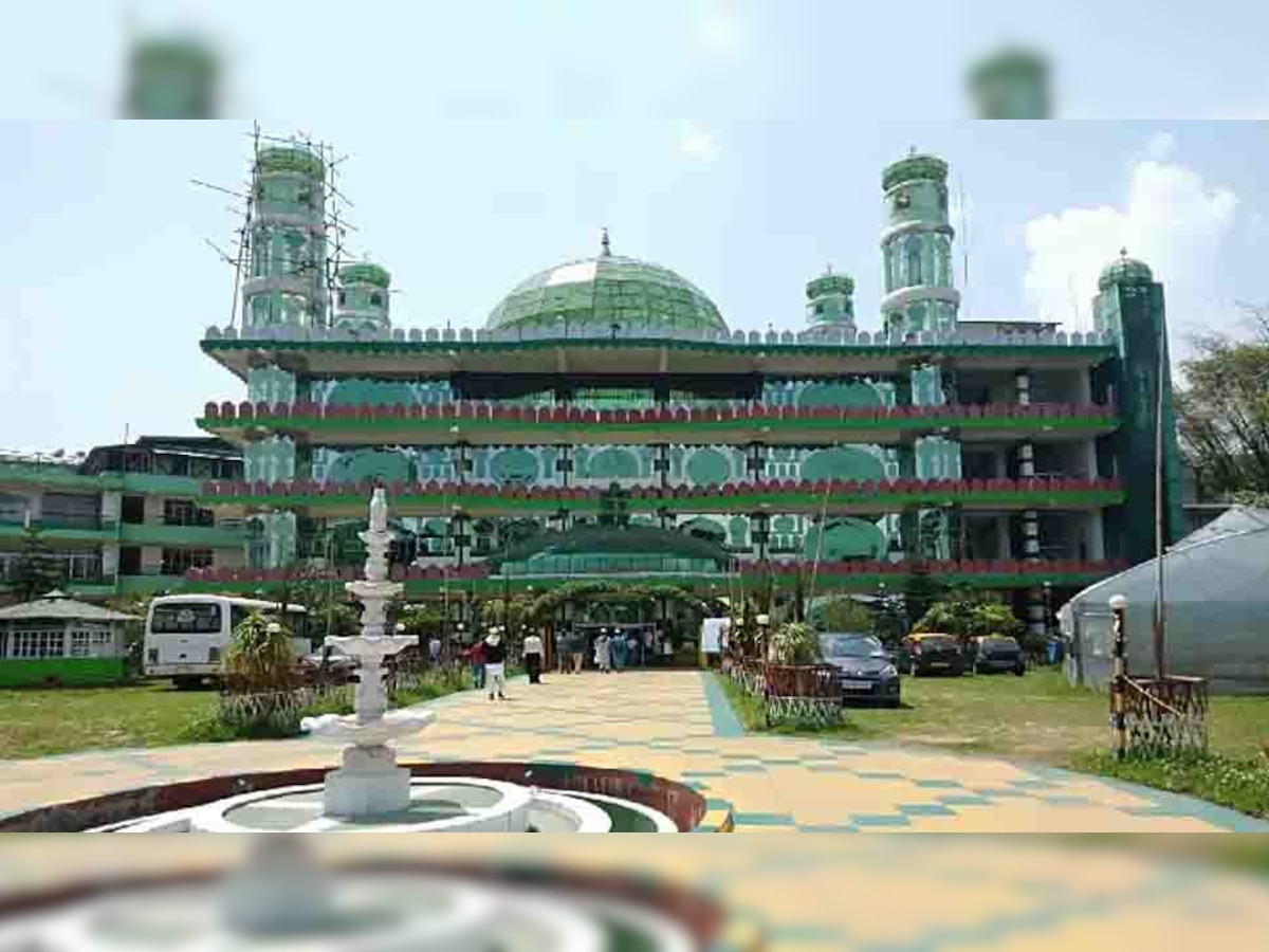 देश की इकलौती कांच की मस्जिद, जिसमें महिला अनाथालय मौजूद है