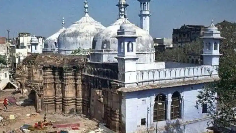 Gyanvapi Mosque: पूरा हुआ ज्ञानवापी मस्जिद में दूसरे दिन का सर्वे, गुंबदों और दीवारों की हुई वीडियोग्राफी Gyanvapi Mosque: पूरा हुआ ज्ञानवापी मस्जिद में दूसरे दिन का सर्वे, गुंबदों और दीवारों की हुई वीडियोग्राफी