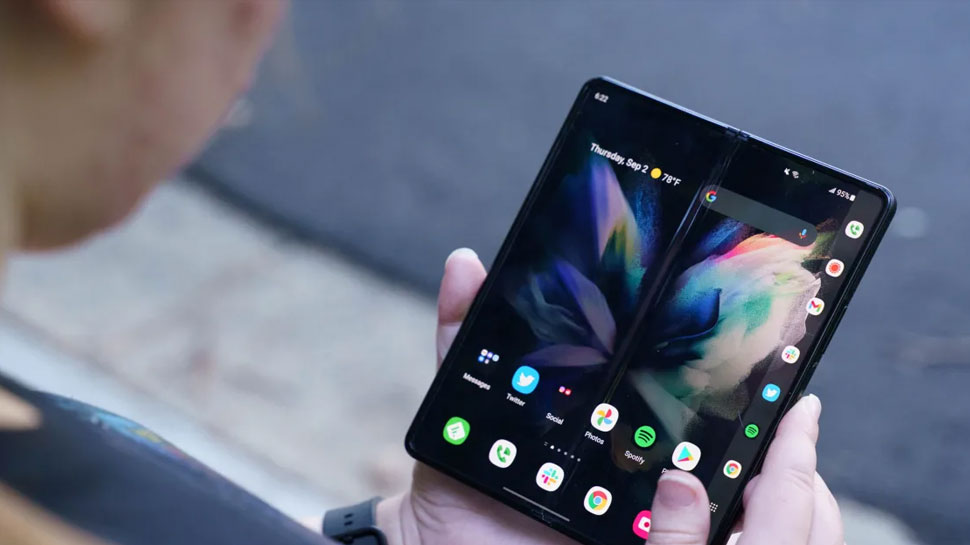 Samsung का आ रहा नया फोल्डेबल स्माटफोन, साथ में यह क्लासिक गैलेक्सी वॉच, रूबरू होइए खासियत और कीमत से-Samsung's new foldable smartphone, along with this classic Galaxy Watch, get acquainted with the features and price