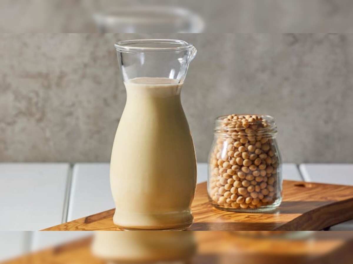 Cholesterol Lowering Drinks for Summer Green Tea Oats Milk Tomato Juice