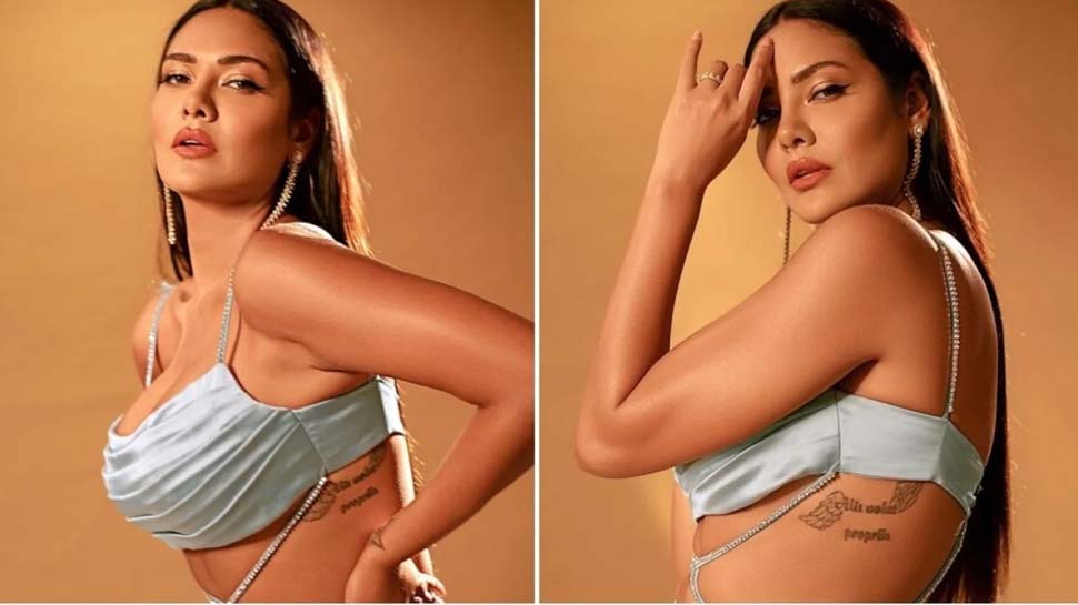 Super Hot Esha Gupta Gives Bold Poses In Front Camera Esha Gupta Goes Bold In These Photos See