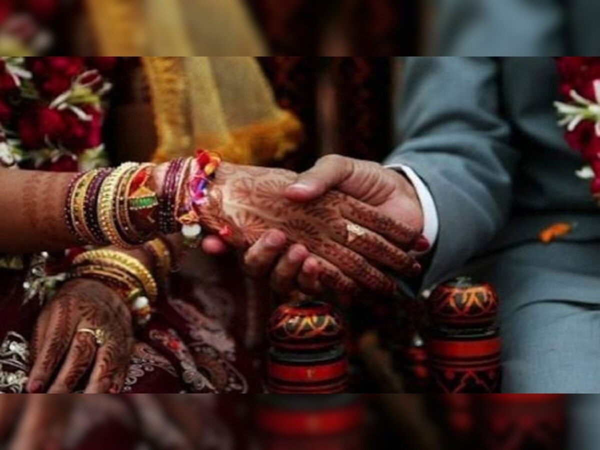 Wedding News: बारात में दोस्तों के साथ नाचता रहा दूल्हा, दुल्हन ने थामा दूसरे का हाथ; फिर