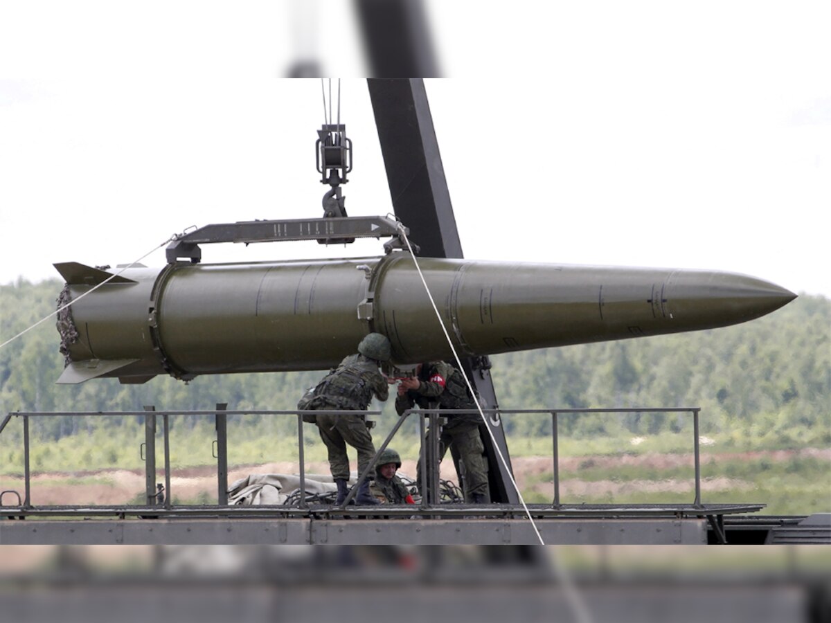 Russia Ukraine war: यूक्रेन से जंग के बीच रूस ने अब इस देश के बॉर्डर पर तैनात की परमाणु मिसाइल