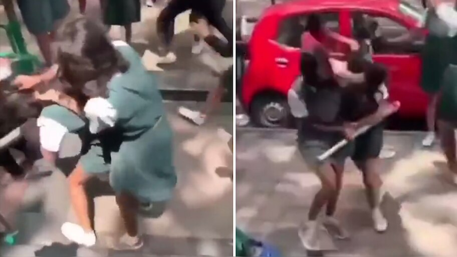 Watch: स्कूल की लड़कियों में हुई गजब गैंगवार, बाल खींचे, लाठी डंडों से पीटा
