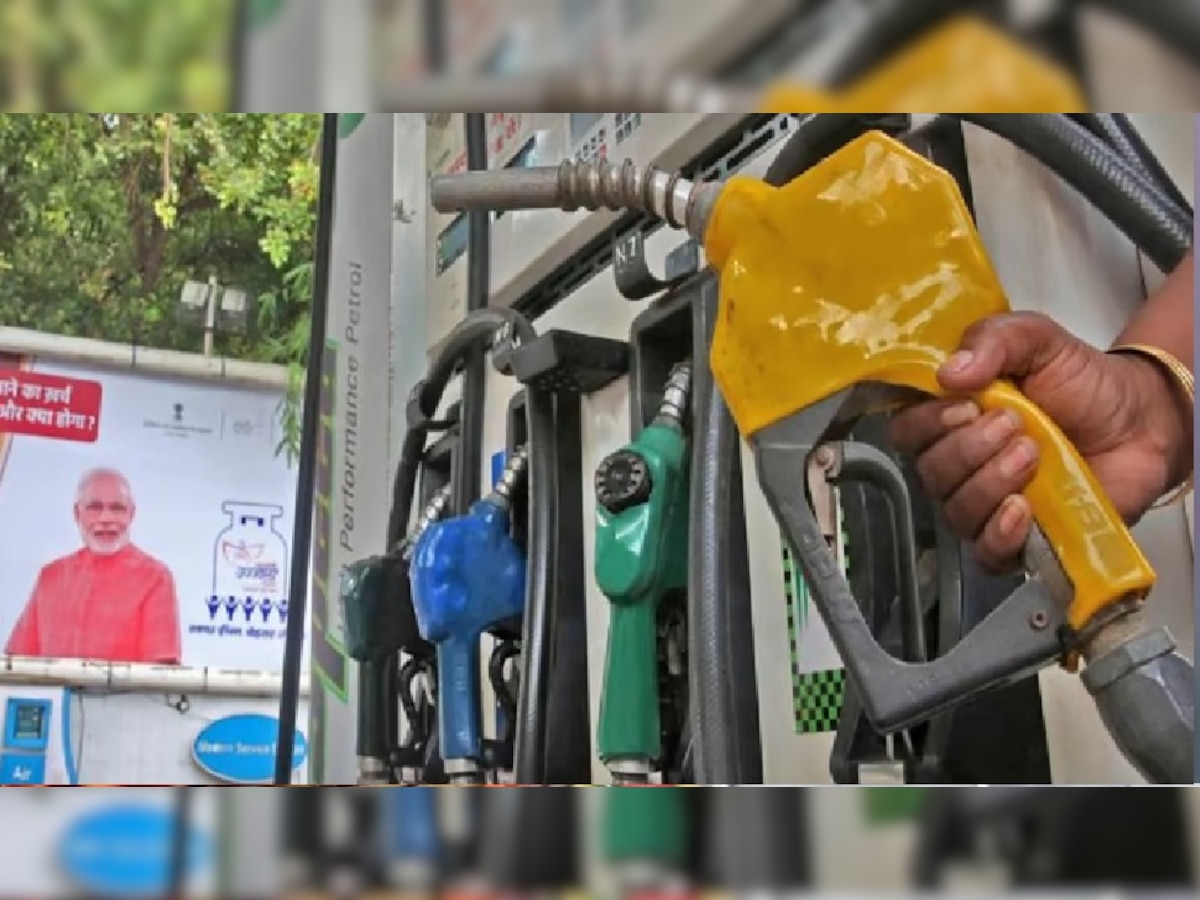 Petrol Diesel Price: पेट्रोल-डीजल के आज के रेट्स जारी, जानें यूपी के शहरों में कितने रुपये लीटर बिक रहा तेल