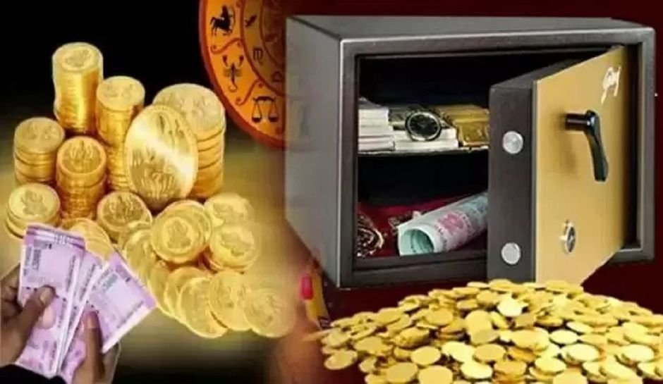 Vastu Tips For Tijori: सही दिशा में रखी तिजोरी बना सकती है आपको मालामाल, जान लें करोड़पति बनने का ये सिंपल फॉर्मूला | vastu tips for tijori keep your vault in right