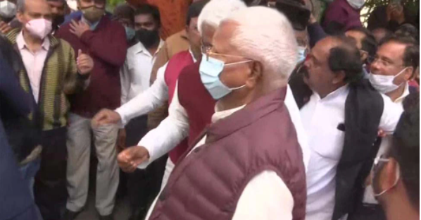 लालू प्रसाद यादव और बेटी के खिलाफ एक्शन में CBI, इस मामले में 17 ठिकानों पर छापेमारी लालू प्रसाद यादव और बेटी के खिलाफ एक्शन में CBI, इस मामले में 17 ठिकानों पर छापेमारी