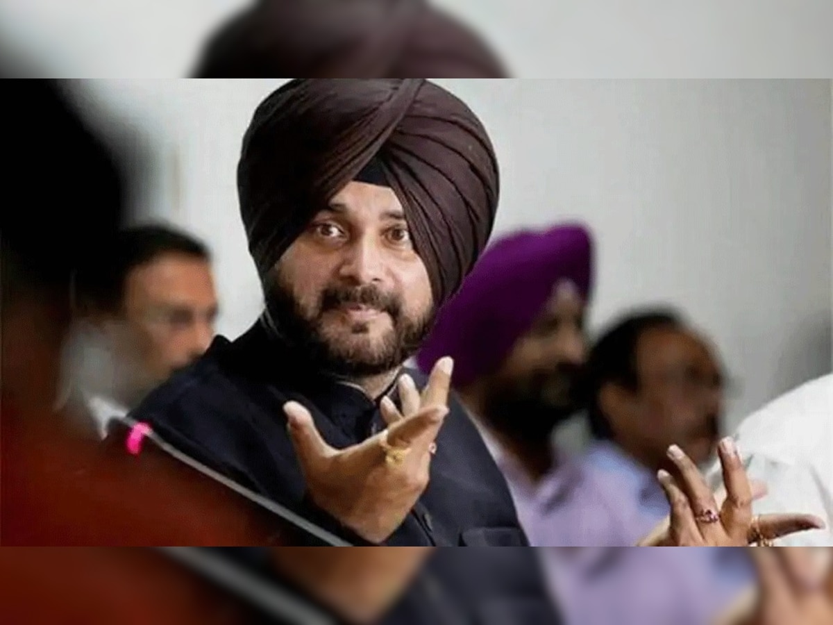 Sidhu Surrender: नवजोत सिंह सिद्धू ने पटियाला कोर्ट में किया सरेंडर, SC ने सुनाई है 1 साल की सजा