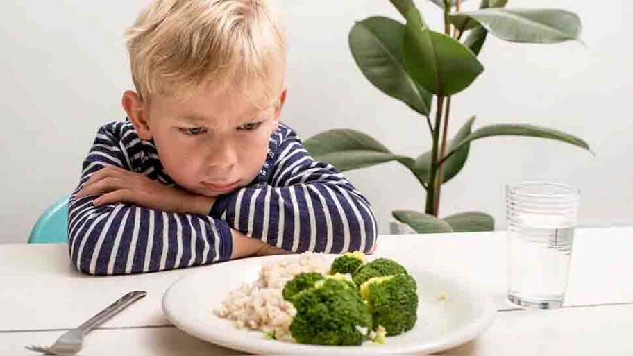 Food: बच्चा खाने में कर रहा आनाकानी, अपनाएं ये तरीके, झटपट खा लेगा खाना