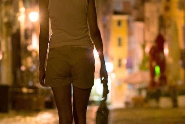 कामवाली बाई निकली कॉलगर्ल, अश्लील वीडियो भेजकर लूट लिए 52 लाख रुपये