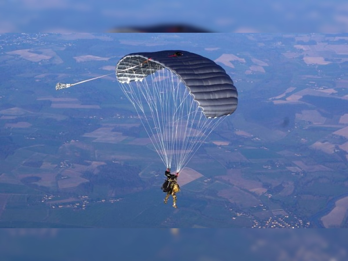 Parachute Ride: हवा में हुआ ऐसा हादसा; पैरासेलिंग करनी पड़ गई महंगी, बाल-बाल बची जान!