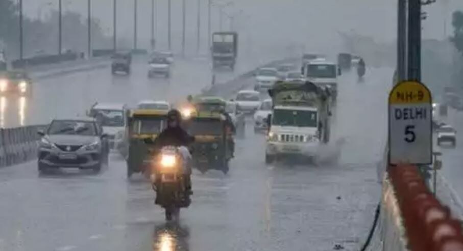 दिल्ली में आज फिर बारिश की संभावना, यूपी समेत इन राज्यों में आएगी आंधी