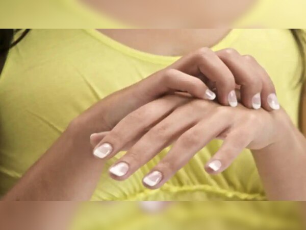 क्या आपके शरीर में भी होती है अचानक खुजली? इन अंगों पर खुजली होने से दूर होती है गरीबी