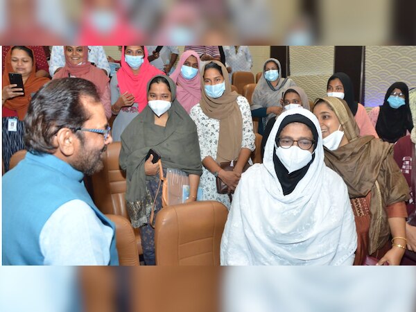 सब्सिडी खत्म के होने के बाद भी कितना सस्ता हुआ हज? मुख्तार अब्बास नकवी ने बताया