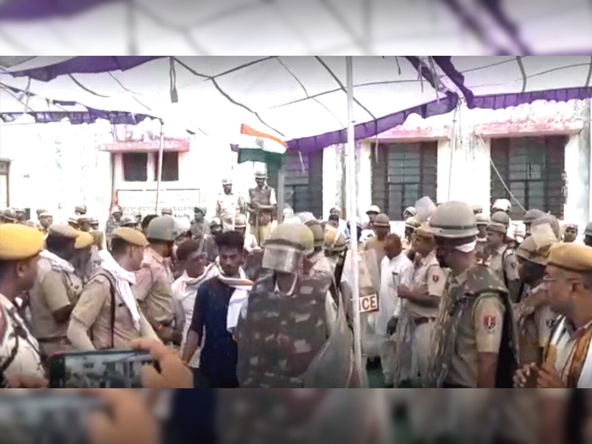 झालावाड़ में कांग्रेस नेता पर केस के बाद बवाल, कार्यकर्ताओं ने किया पुलिस पर पथराव