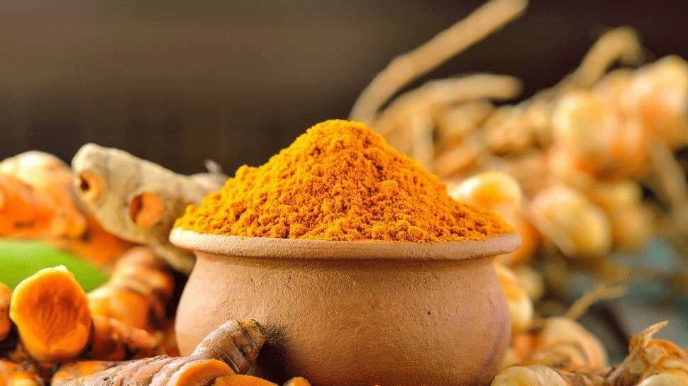 turmeric-tilak-on-the-forehead-meaning-benefits-haldi-ke-tika-ka-fayda