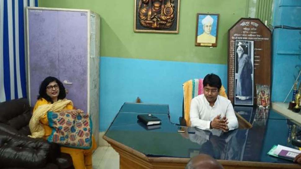 कॉलेज की प्रिंसिपल के ऑफिस में TMC MLA ने किया ऐसा काम, मच गया बवाल कॉलेज की प्रिंसिपल के ऑफिस में TMC MLA ने किया ऐसा काम, मच गया बवाल