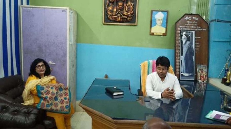 कॉलेज की प्रिंसिपल के ऑफिस में TMC MLA ने किया ऐसा काम, मच गया बवाल  