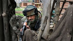 JK में सुरक्षाबलों का बदला, एक्ट्रेस की हत्या करने वाले चारों आतंकियों को मार गिराया