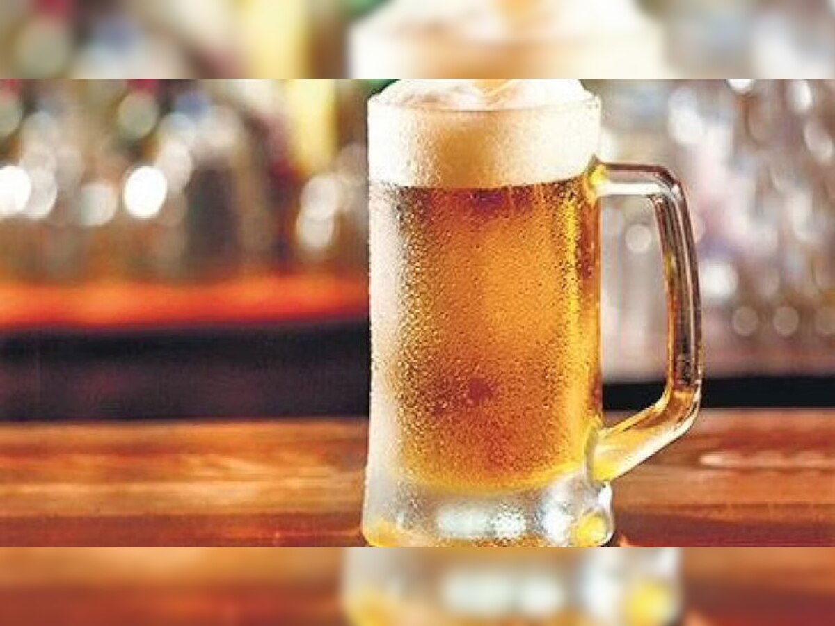 Unique Beer: पेशाब से बनाई जा रही Beer, चाव से पी रहे लोग; जानिए कहां का है मामला?