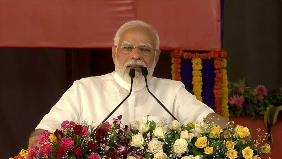 PM Modi in Gujrat: राजकोट में बोले PM मोदी- मातृभूमि की सेवा में कोई कमी नहीं छोड़ी