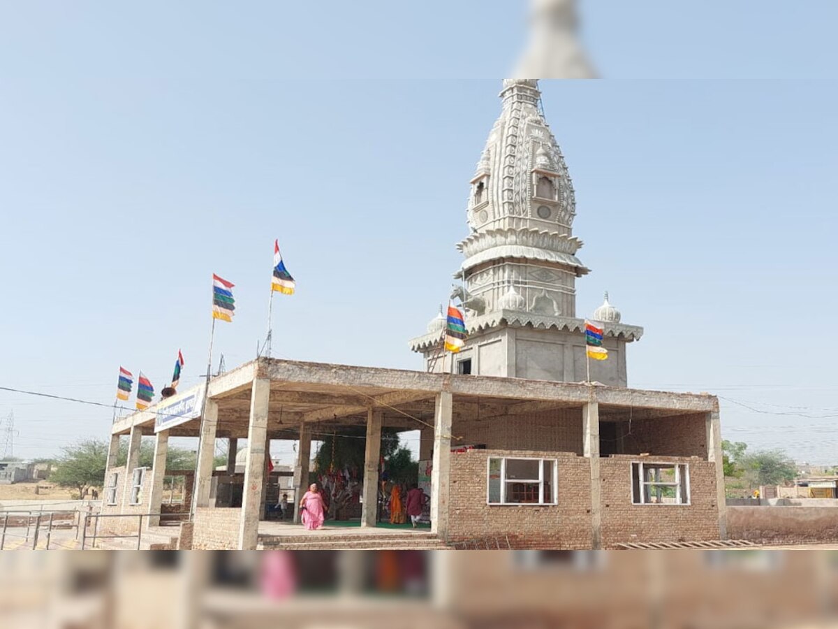 300 साल पुराना बाबा रामदेव जी का मंदिर