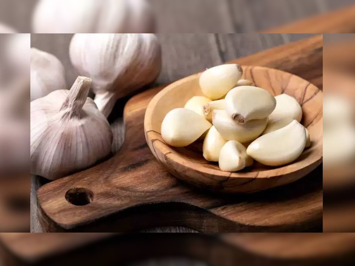 Benefits of Garlic: शादीशुदा पुरुषों को हर दिन खाना चाहिए लहसुन! फायदे कर देंगे हैरान