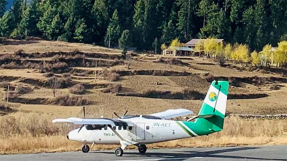 नेपाल का लापता विमान हुआ दुर्घटनाग्रस्त, मिला सुराग; मदद के लिए उतरा सेना का हेलीकॉप्टर 