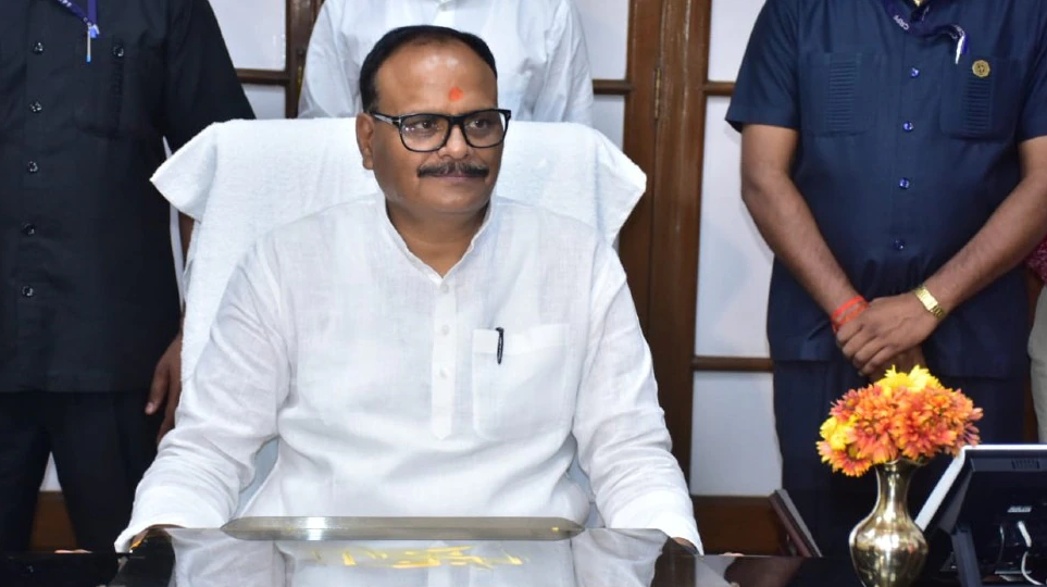 यूपी में कोरोना से कितने लोगों की गई जान? सरकार ने पेश किया आंकड़ा यूपी में कोरोना से कितने लोगों की गई जान? सरकार ने पेश किया आंकड़ा