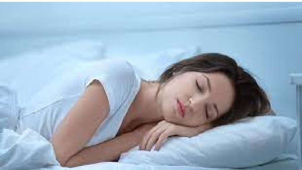  7-8 घंटे की नींद लें