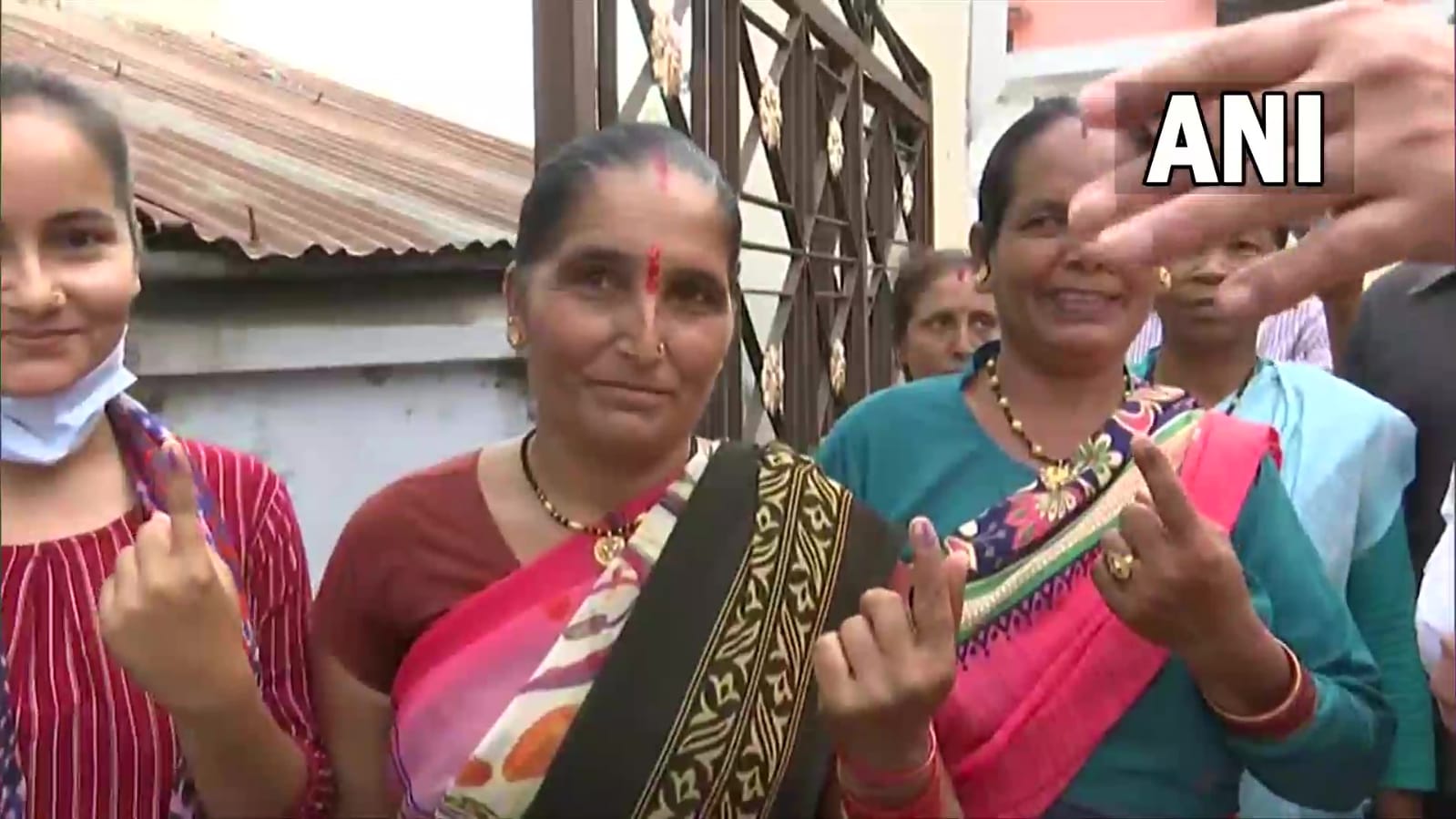 Champawat Bypoll Latest News: उत्तराखंड के चंपावत में उपचुनाव के लिए वोटिंग जारी...