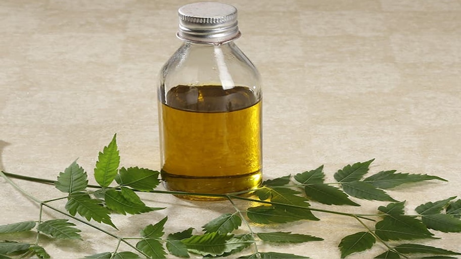 Neem oil benefits: नीम का तेल स्किन की सौ दिक्कतों का है एक इलाज; इन तरीकों से करें इस्तेमाल