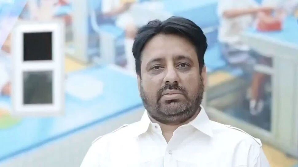 Amanatullah khan: हाईकोर्ट ने दिल्ली पुलिस को जारी किया नोटिस, इस AAP विधायक को बताया था बैड करेक्टर