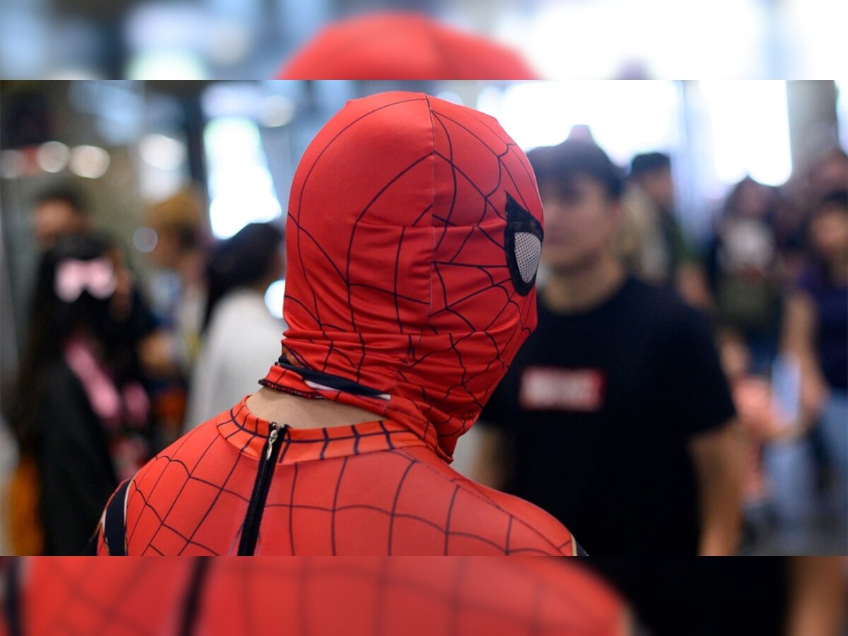 'Spiderman' fined in Singapore: कोरोना काल में बगैर मास्क घूम रहा था 'स्पाइडरमैन', कोर्ट ने ठोका 2.25 लाख का जुर्माना 