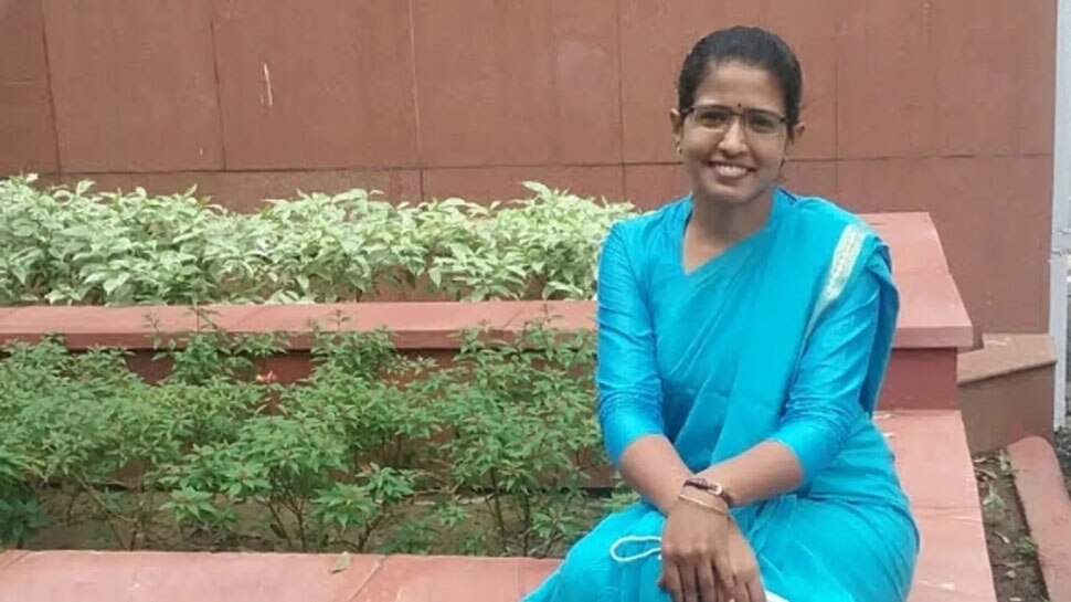 Motivational Story of Aruna: कर्ज से परेशान पिता ने किया था सुसाइड, UPSC परीक्षा में 5 बार झेली असफलता; छठी बार में रच दिया इतिहास