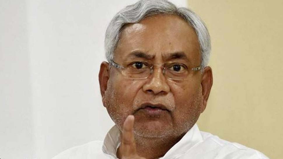 Caste Census in Bihar: CM नीतीश ने जातिगत जनगणना का चला 'दांव', फिर भी तेजस्‍वी ने लालू को क्‍यों दिया क्रेडिट?