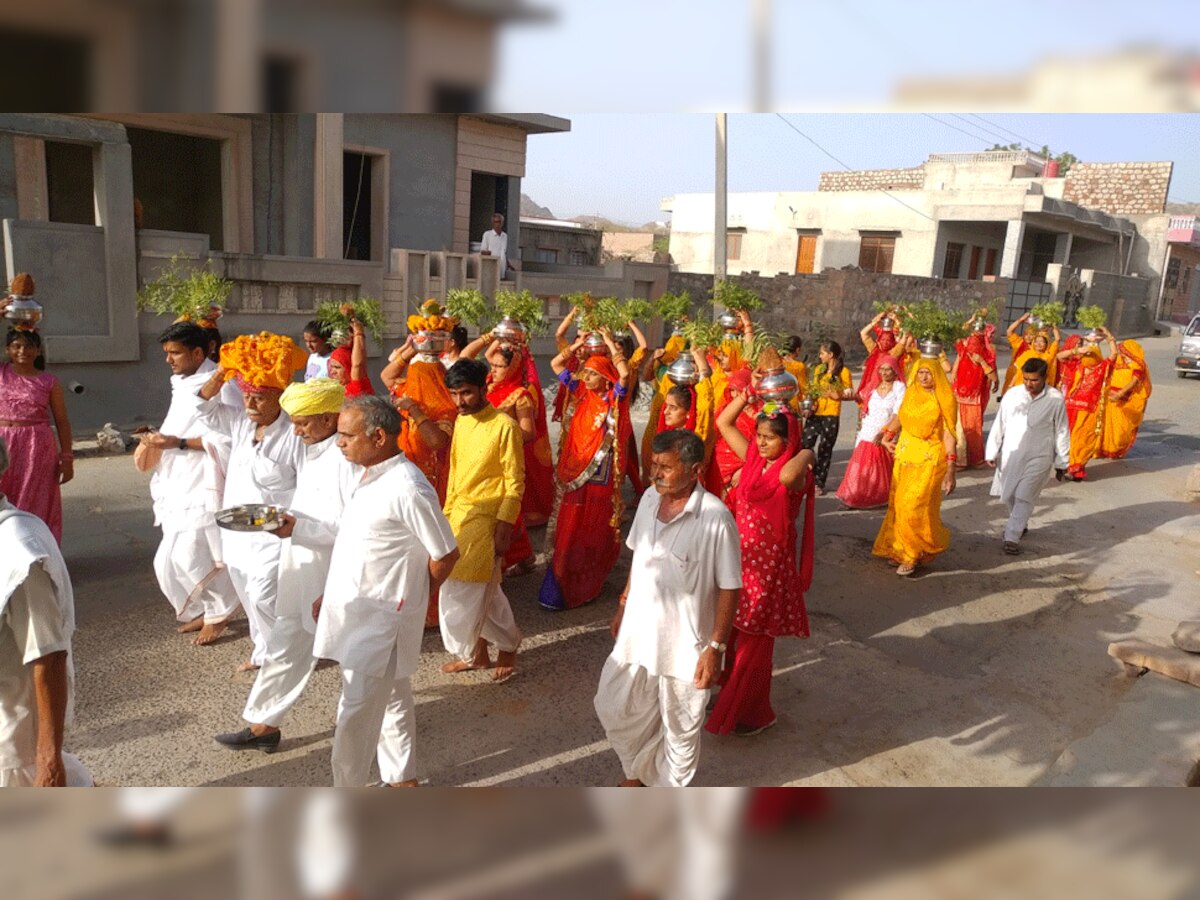 हिंगलाज माता मंदिर से निकाली गई कलश यात्रा, सैकड़ों भक्त खुशी से झूमे