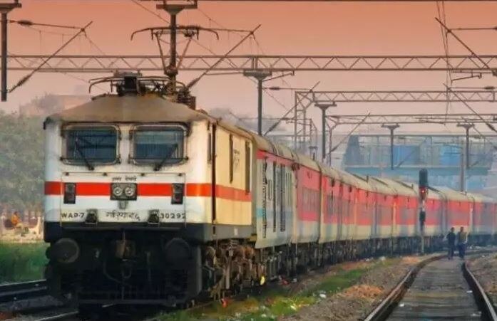 Indian Railways: रेलवे ने 186 ट्रेनें की कैंसल, जानिए कैसे मिलेगा टिकट का रिफंड