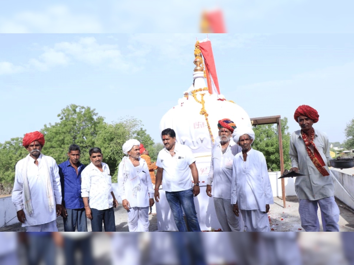 चामुंडा माता मंदिर पर कलश और ध्वजादंड चढ़ाया, आठ दिवसीय अनुष्ठान की पूर्णाहुति