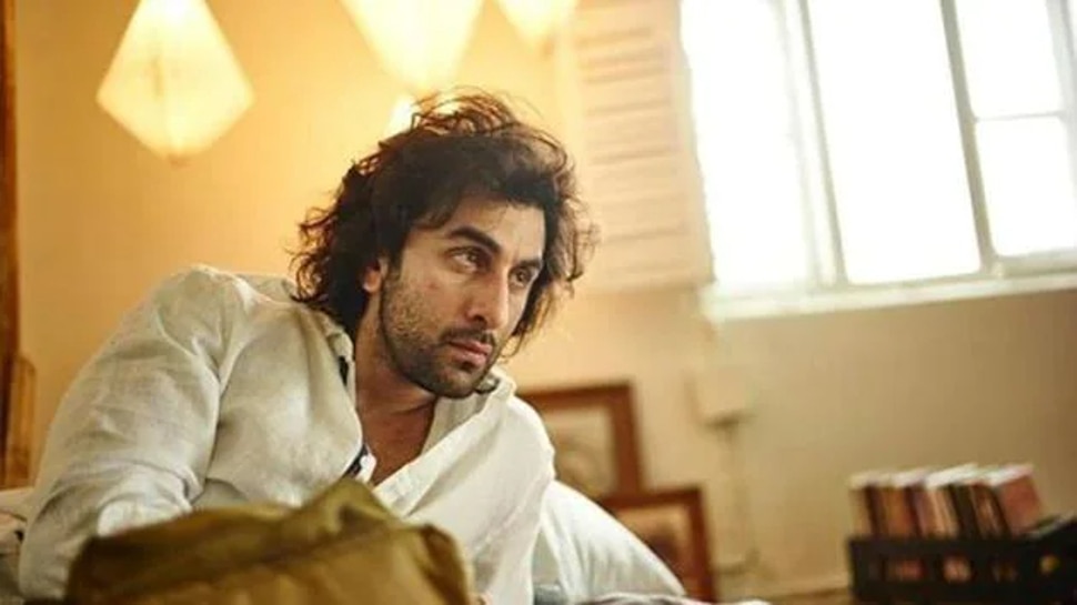 Ranbir Kapoor Is Using A Wig Cause Of Balding? Netizens Are Sure