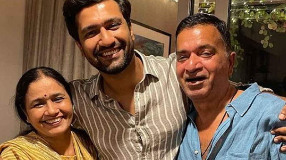 Vicky Kaushal Video: एक बार फिर घोड़ी चढ़े विक्की कौशल, खूब झूम कर नाचे मां-बाप